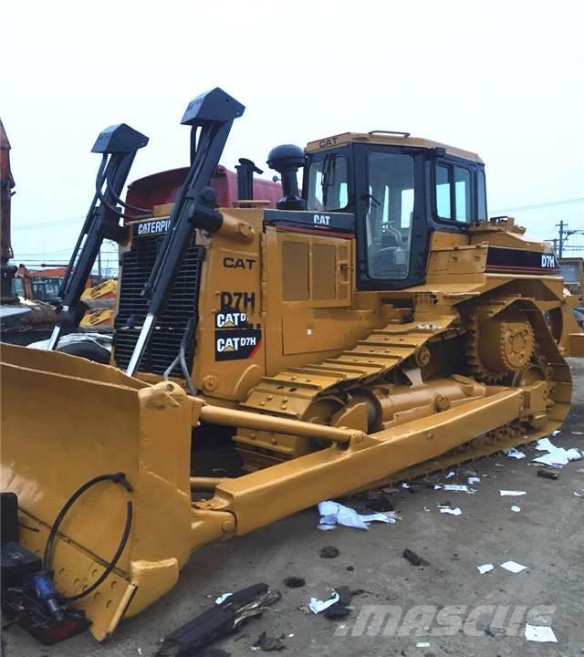 CAT D 7 H Buldooserid