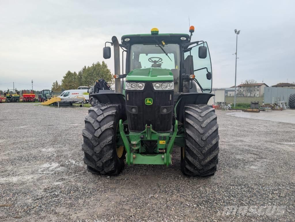 John Deere 7230 R Traktorid