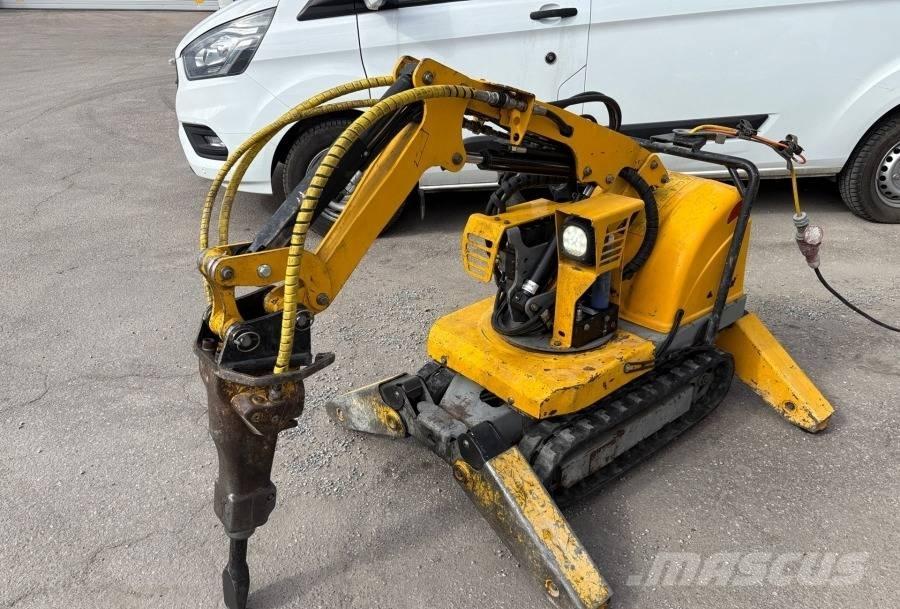 Brokk 50 Lammutusekskavaatorid