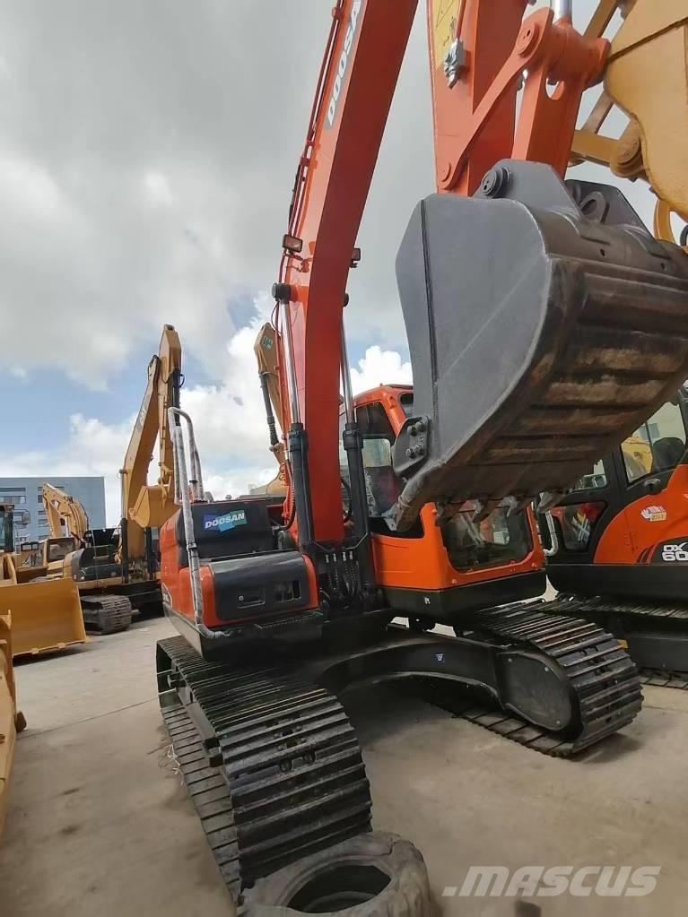 Doosan DX 140 Roomikekskavaatorid