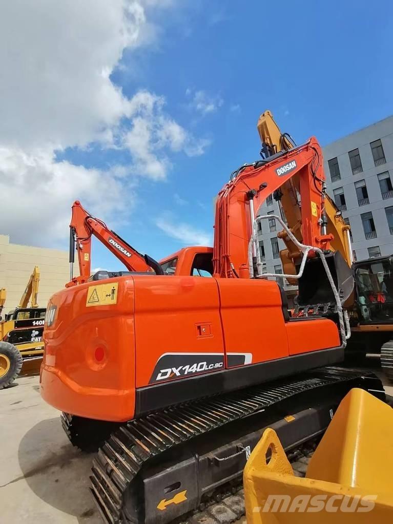 Doosan DX 140 Roomikekskavaatorid