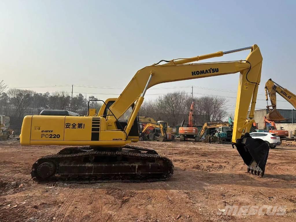 Komatsu PC 220 Roomikekskavaatorid