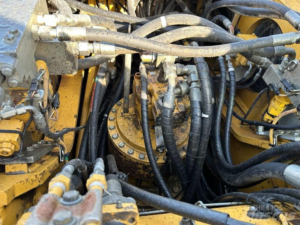 CAT 330 D L Roomikekskavaatorid