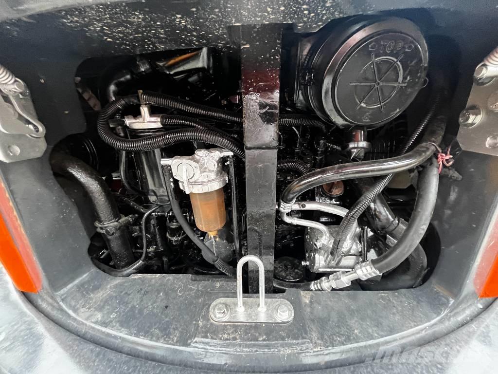 Hitachi ZX 50 U Miniekskavaatorid < 7 t