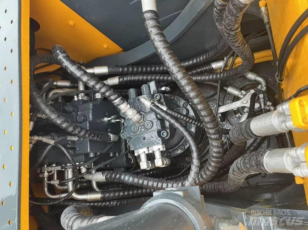 Hyundai R220 Roomikekskavaatorid