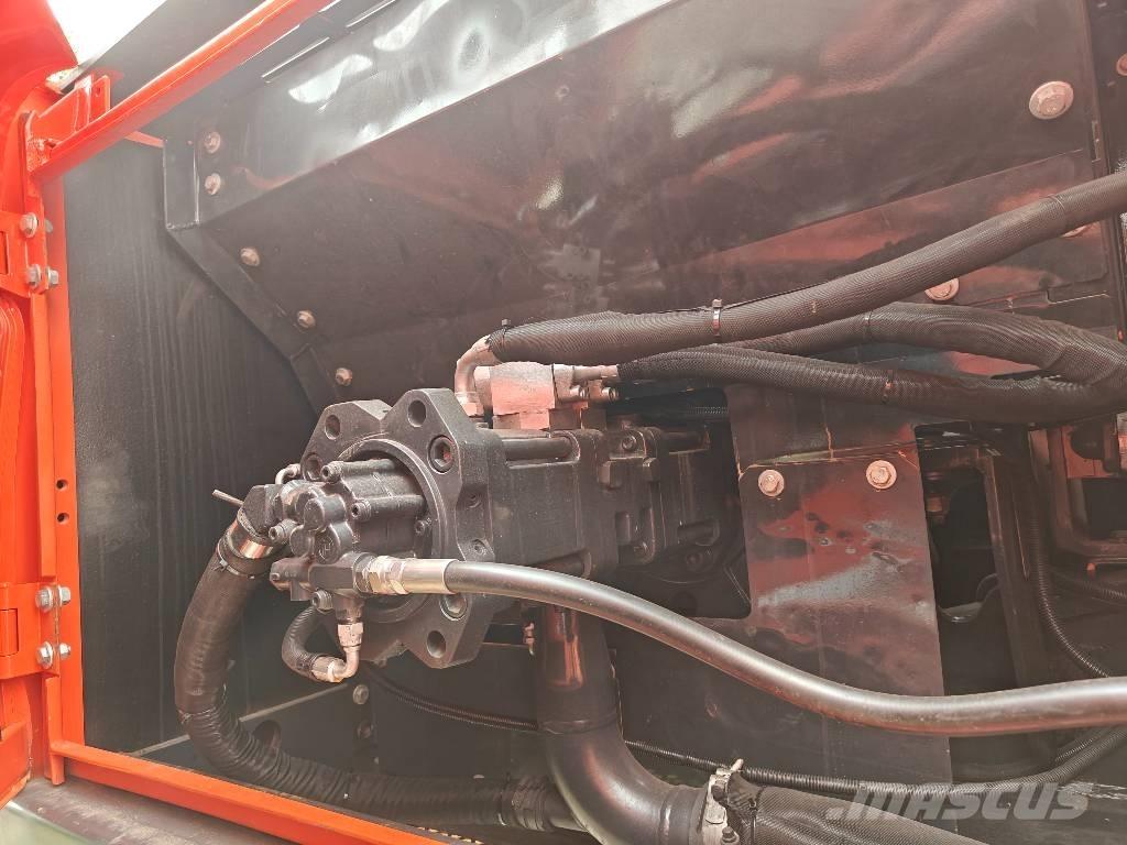 Doosan DX 225 LC-9C Roomikekskavaatorid