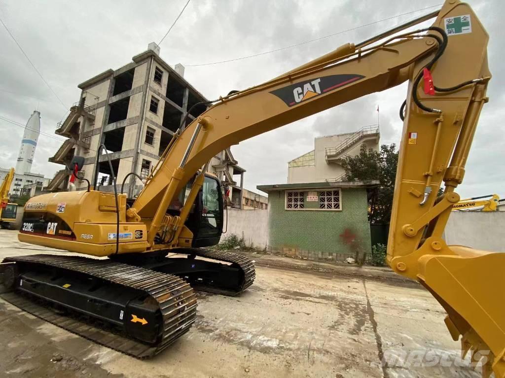CAT 320 C L Roomikekskavaatorid
