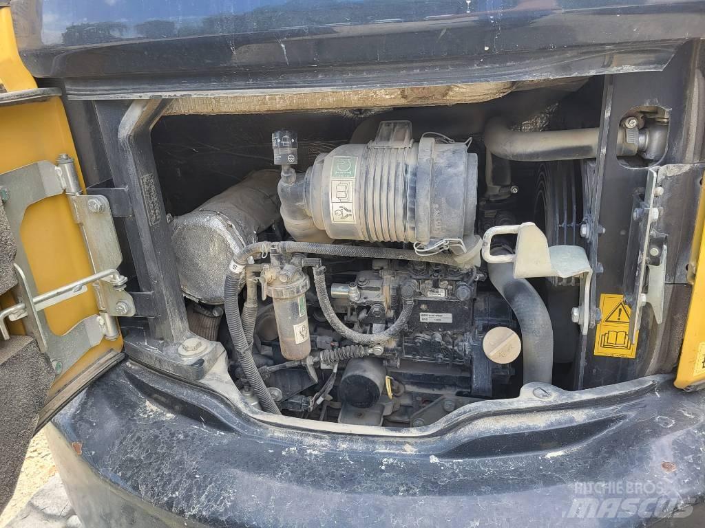 Komatsu PC26MR-3 Miniekskavaatorid < 7 t
