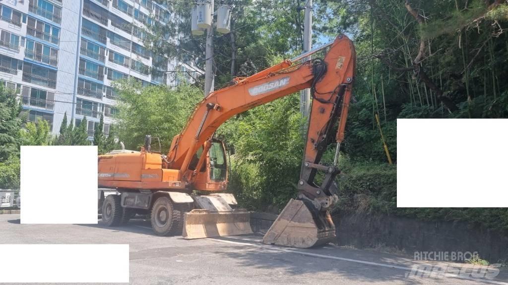 Doosan DX 210 W Ratasekskavaatorid