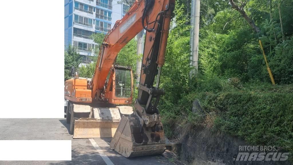 Doosan DX 210 W Ratasekskavaatorid
