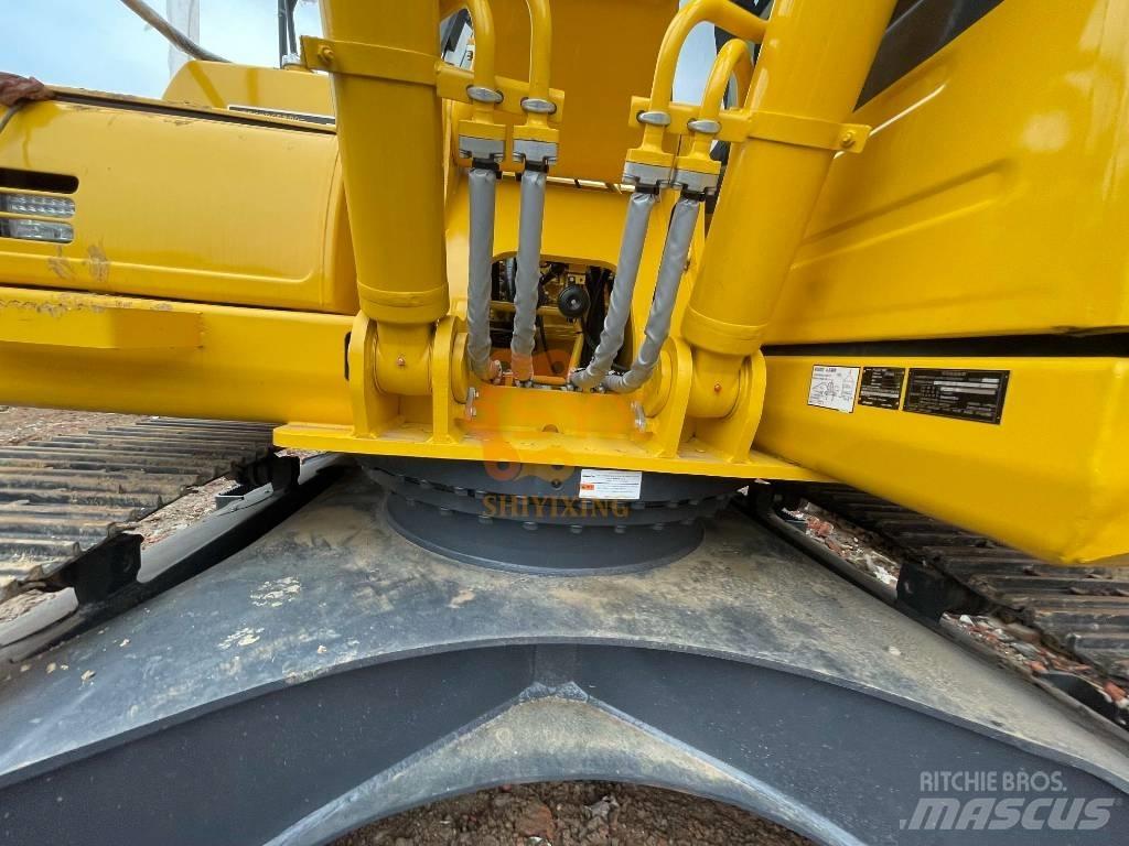Komatsu PC 220 Roomikekskavaatorid