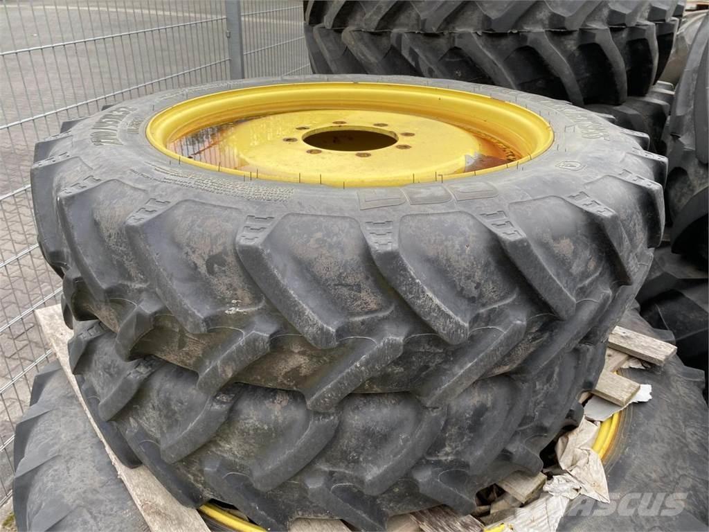 BKT 270/95R32 Rehvid, rattad ja veljed