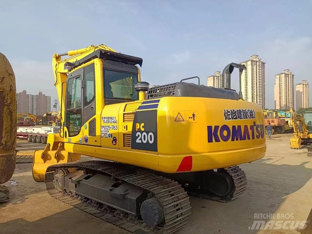 Komatsu pc200-8 Roomikekskavaatorid