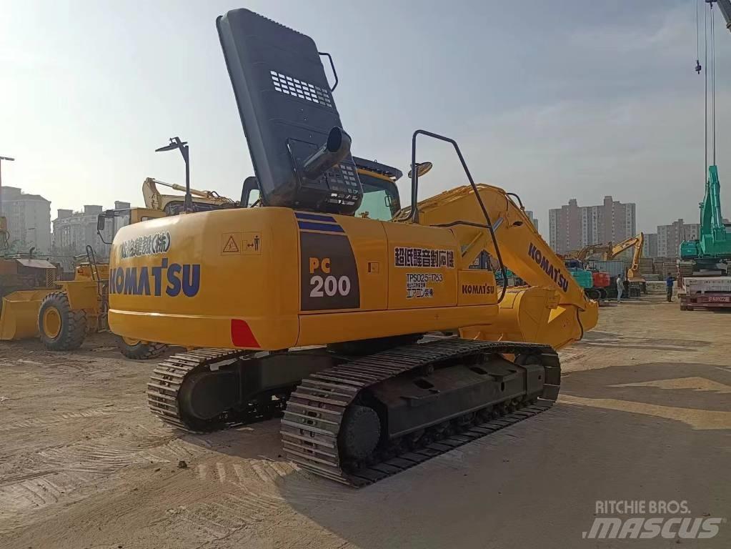 Komatsu pc200-8 Roomikekskavaatorid