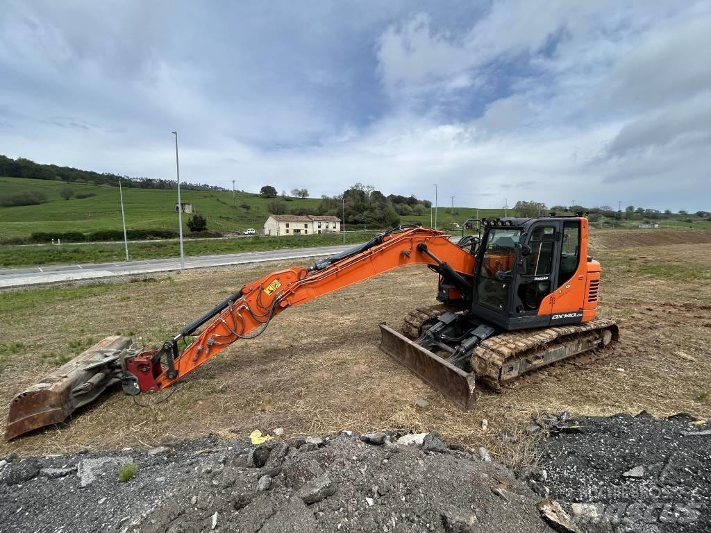 Doosan DX 140 Roomikekskavaatorid