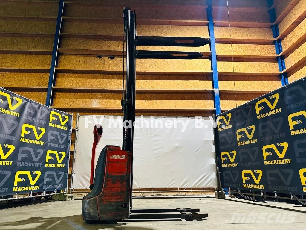 Linde L 10 B Järelkäidavad virnastajad