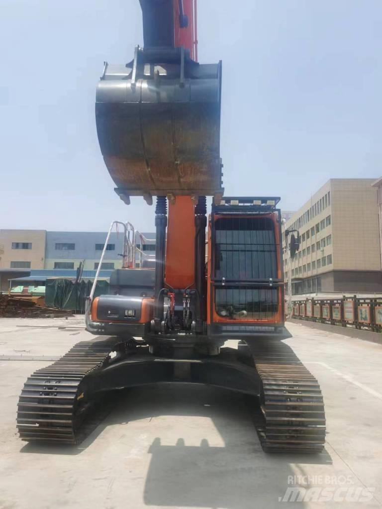 Doosan DX 300 LC Roomikekskavaatorid