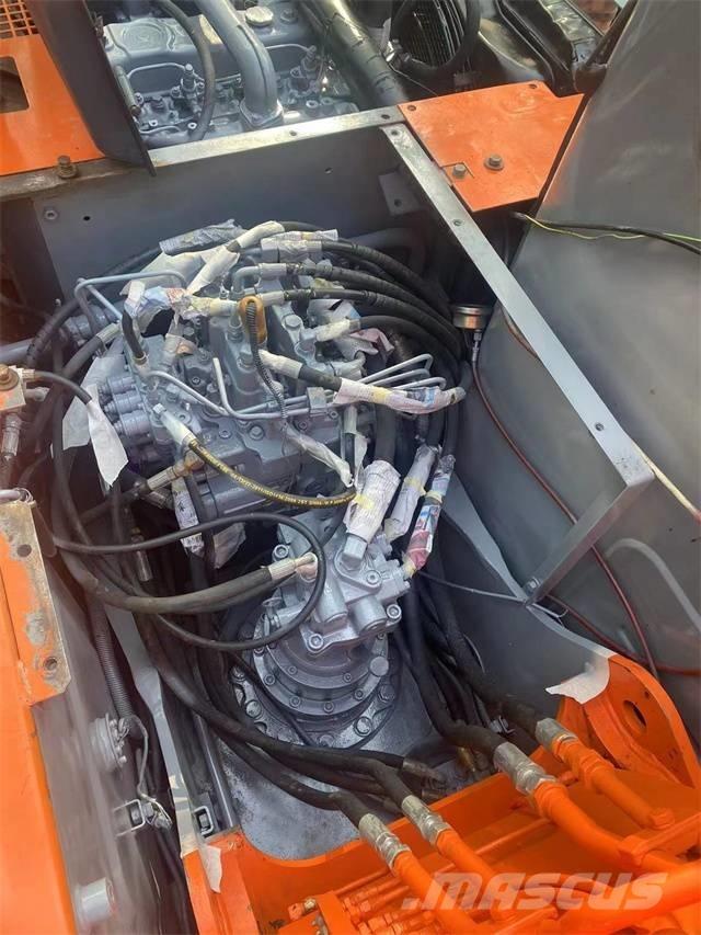 Hitachi EX120 Roomikekskavaatorid