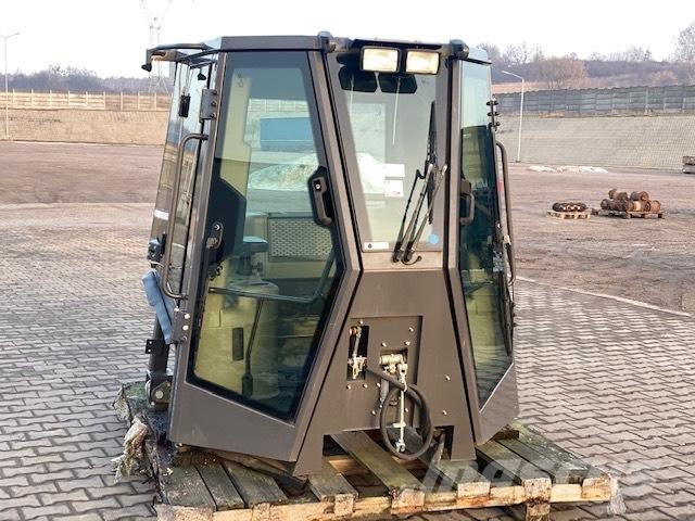CASE D 1650 NEW CAB Buldooserid