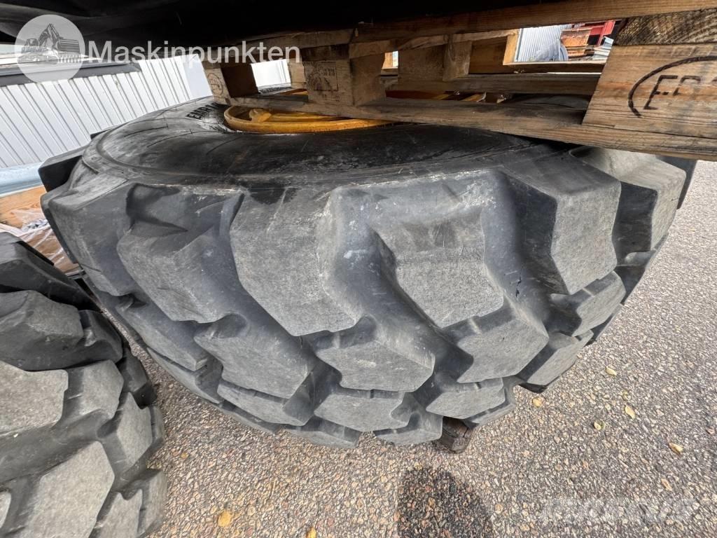 Trelleborg EMR1030 Rehvid, rattad ja veljed