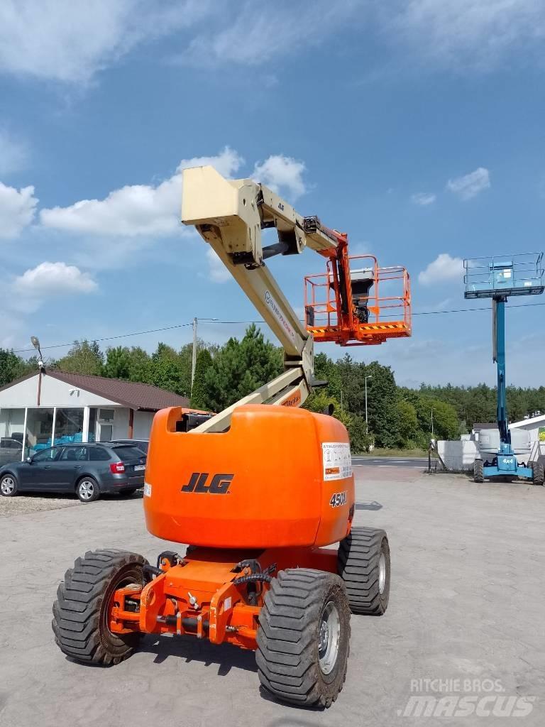 JLG 450 AJ Iseliikuvad poomtõstukid