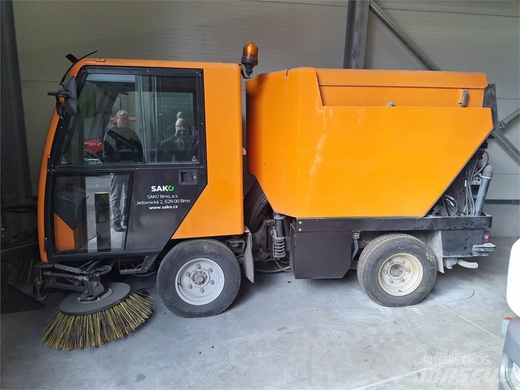 Bucher CC 2000 E2 Muu