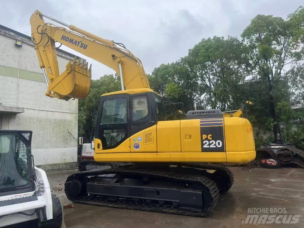 Komatsu PC 220-7 Roomikekskavaatorid
