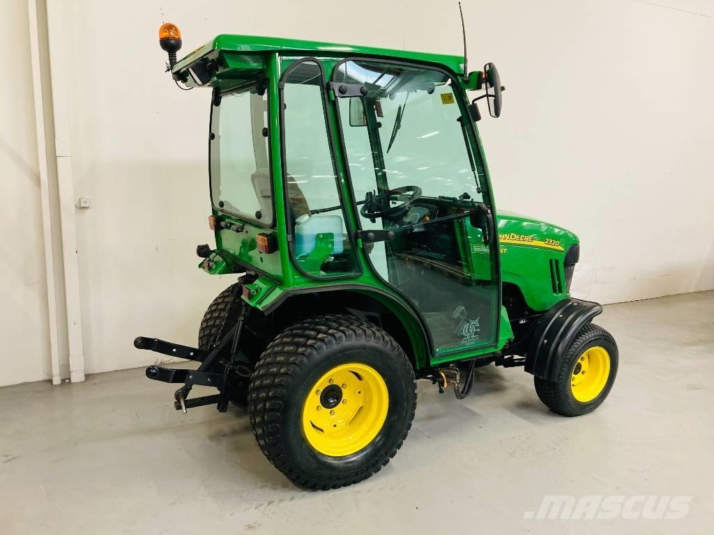 John Deere 2320 Kompakttraktorid