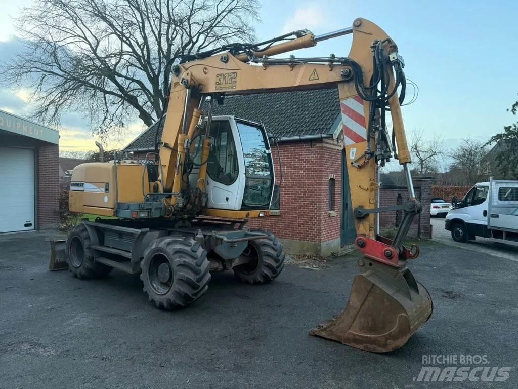 Liebherr A312 Ratasekskavaatorid