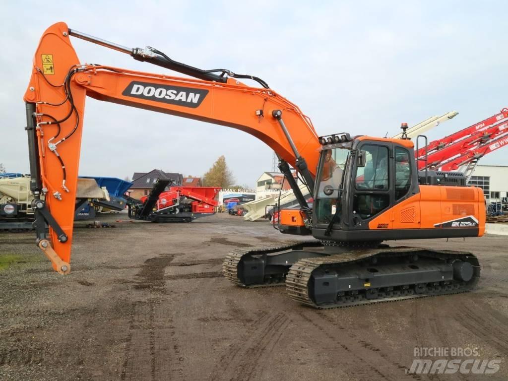Doosan DX 225 LC-7 Roomikekskavaatorid