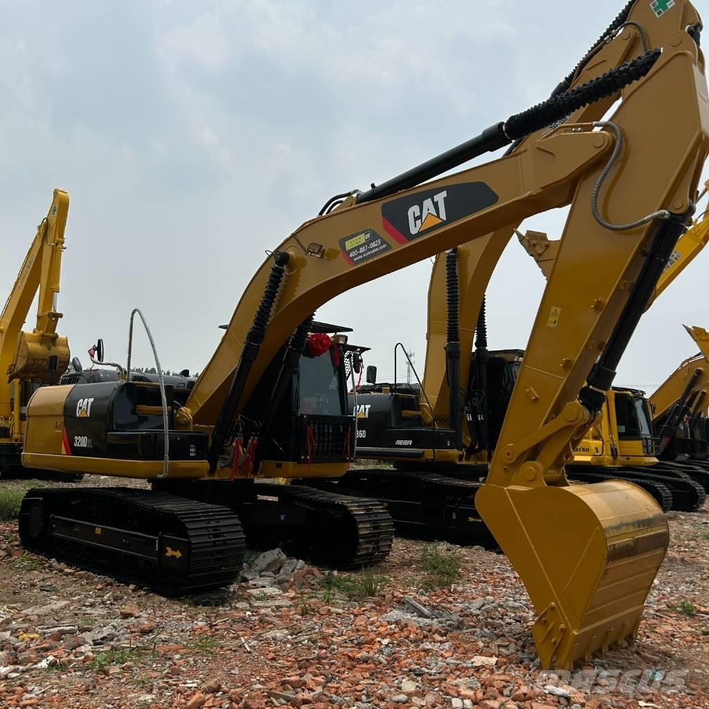 CAT 320D2L Roomikekskavaatorid