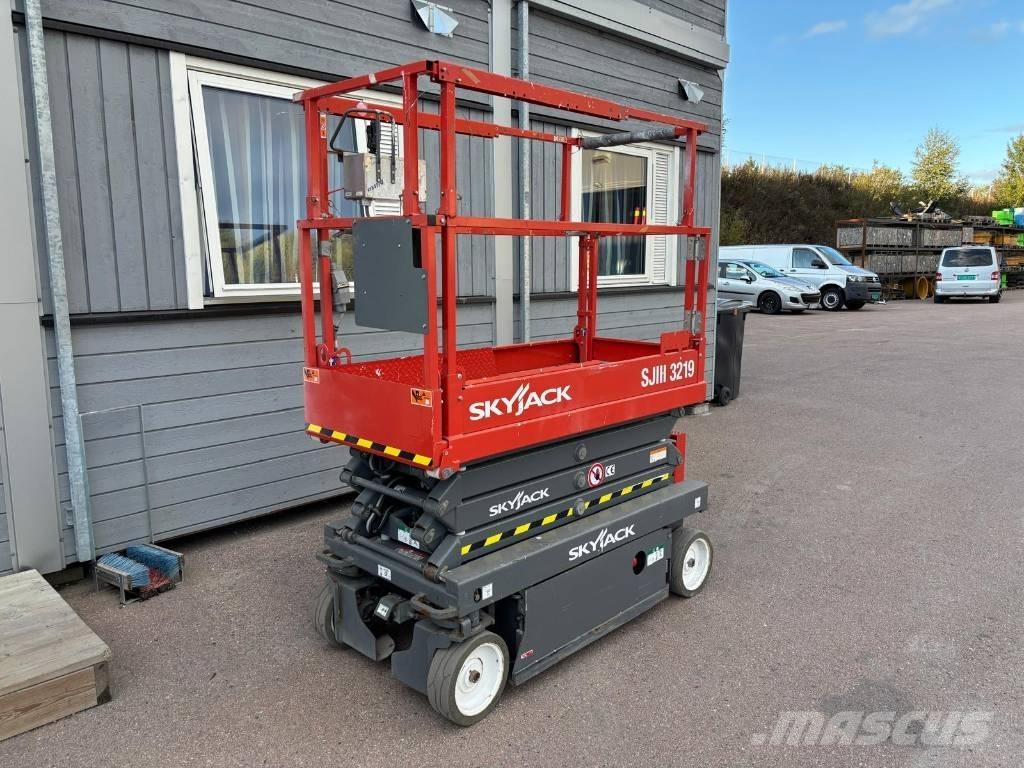 SkyJack SJ III 3219 Käärtõstukid