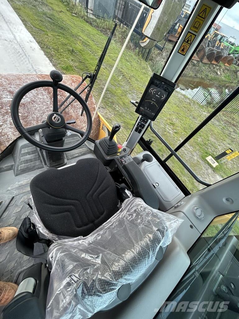 Volvo SD135B Ühe trumliga rullid