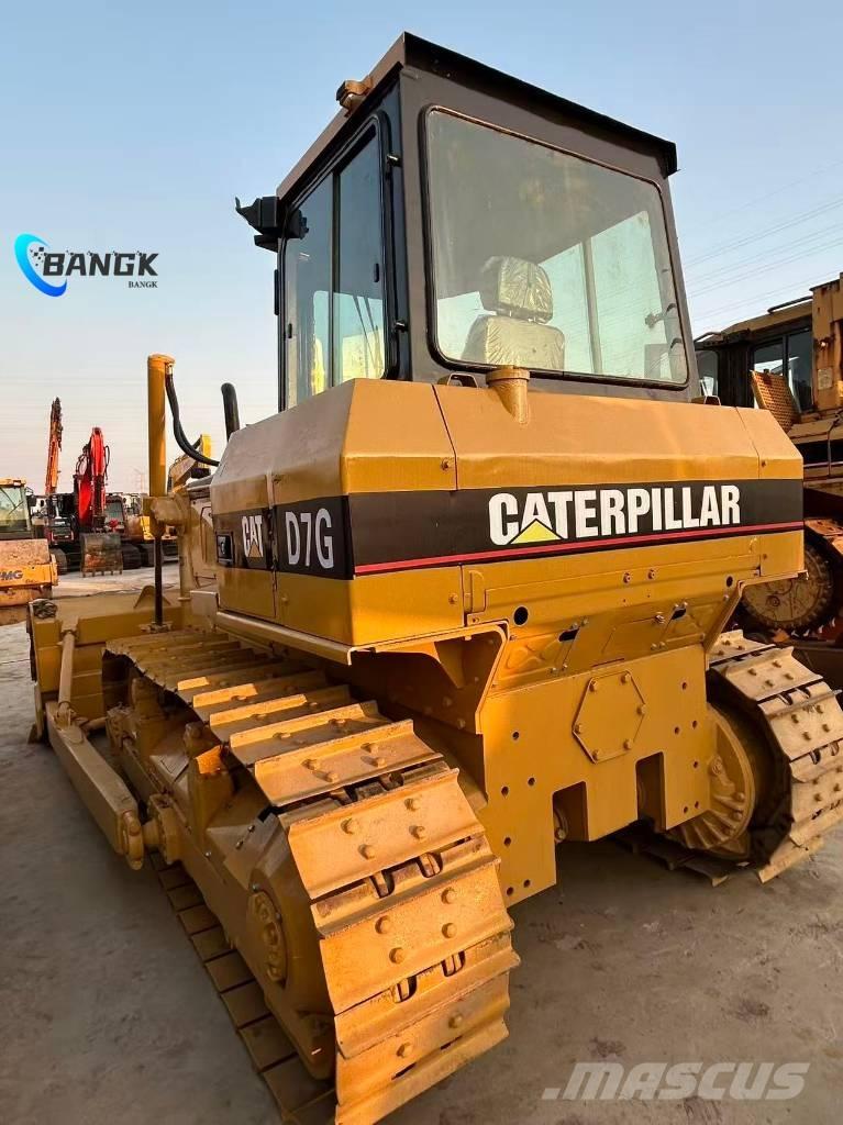 CAT D 7 G Buldooserid