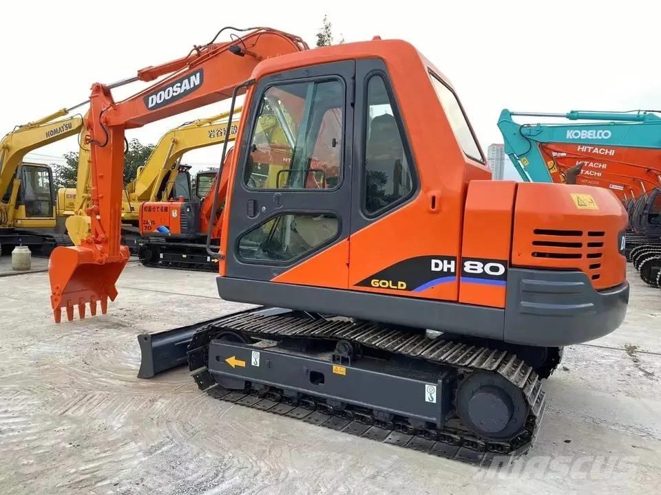 Doosan DH80 Väikeekskavaatorid 7t-12t
