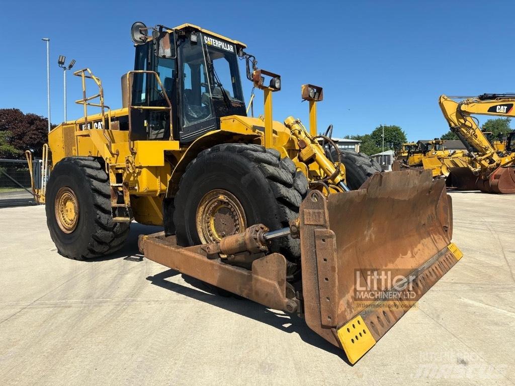 CAT 824 H Ratasbuldooserid