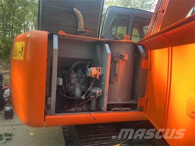 Hitachi EX120 Roomikekskavaatorid