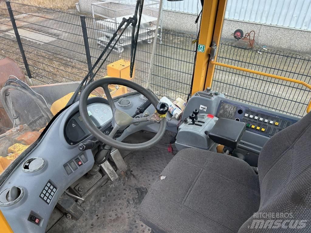 Volvo L 220 E Rataslaadurid