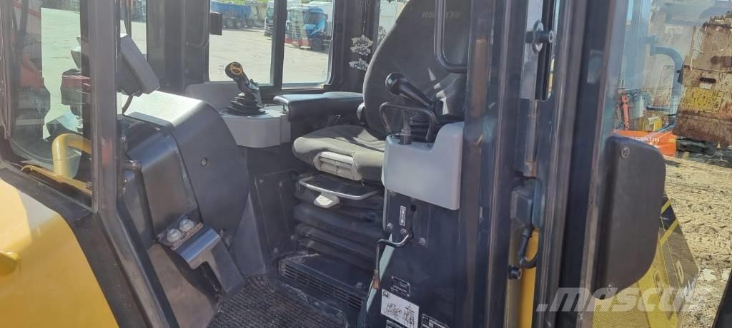 Komatsu D 51 PX-22 Buldooserid