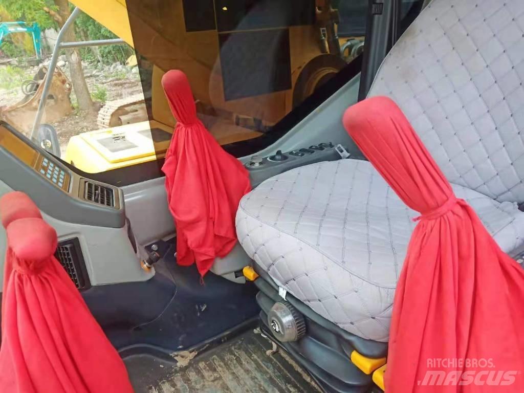 Komatsu PC 450-7 Roomikekskavaatorid