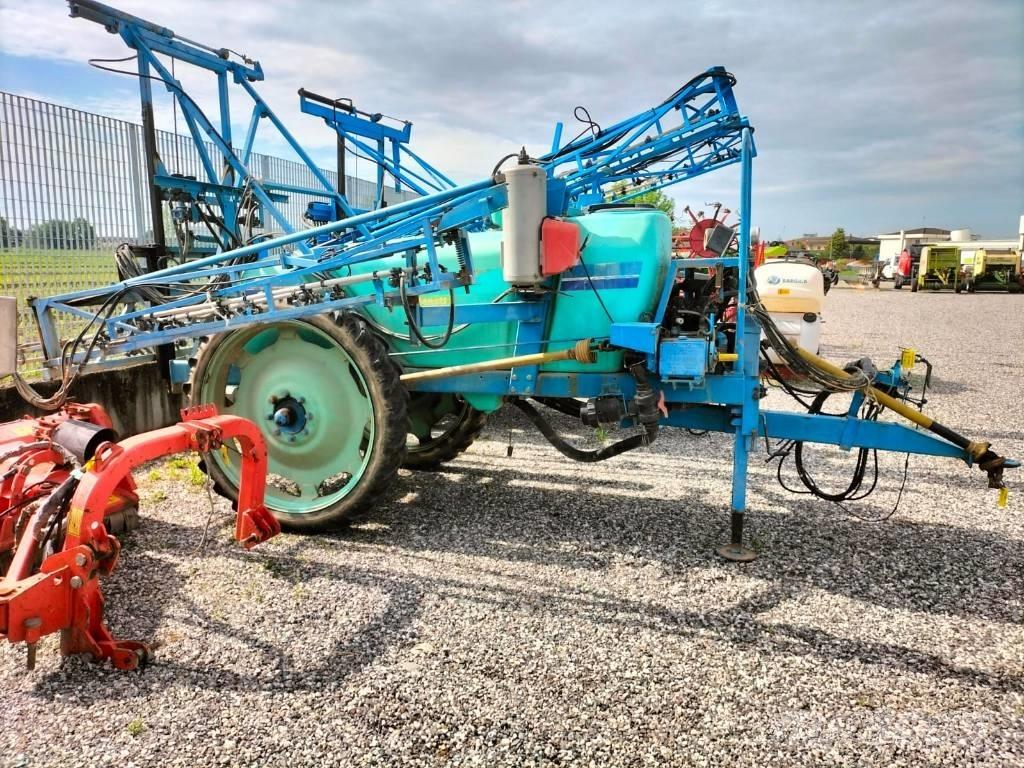 Berthoud ALBA V 2200 Väetisekülvikud pihustiga