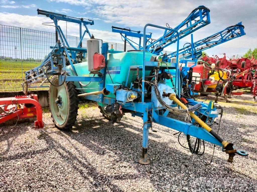 Berthoud ALBA V 2200 Väetisekülvikud pihustiga