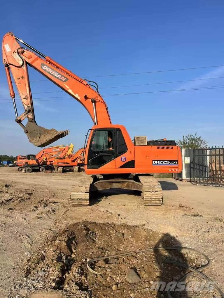 Doosan DH 225 LC-9 Roomikekskavaatorid