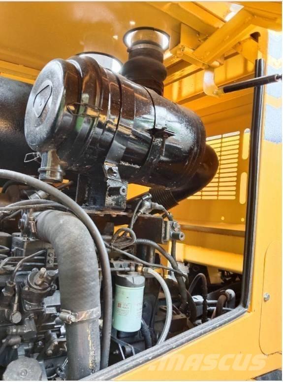 Komatsu WA 320-5 Roomikekskavaatorid