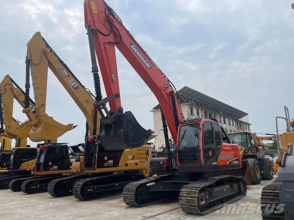 Doosan DX 225 LCA Roomikekskavaatorid