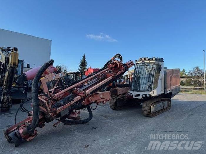 Sandvik DP 1100 Vertikaalsed puurmasinad