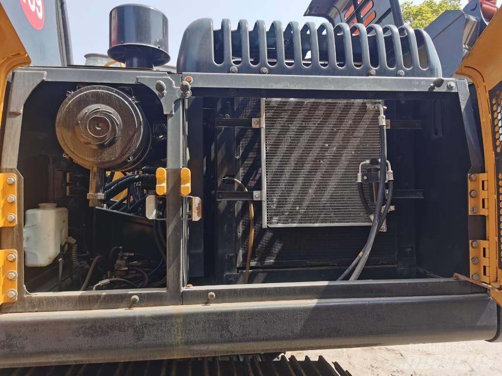 Volvo EC 220 Roomikekskavaatorid
