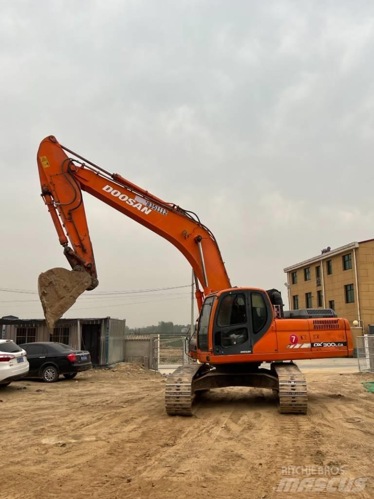 Doosan DX300LCA Roomikekskavaatorid