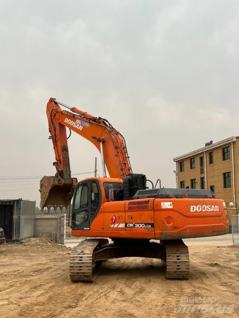 Doosan DX300LCA Roomikekskavaatorid