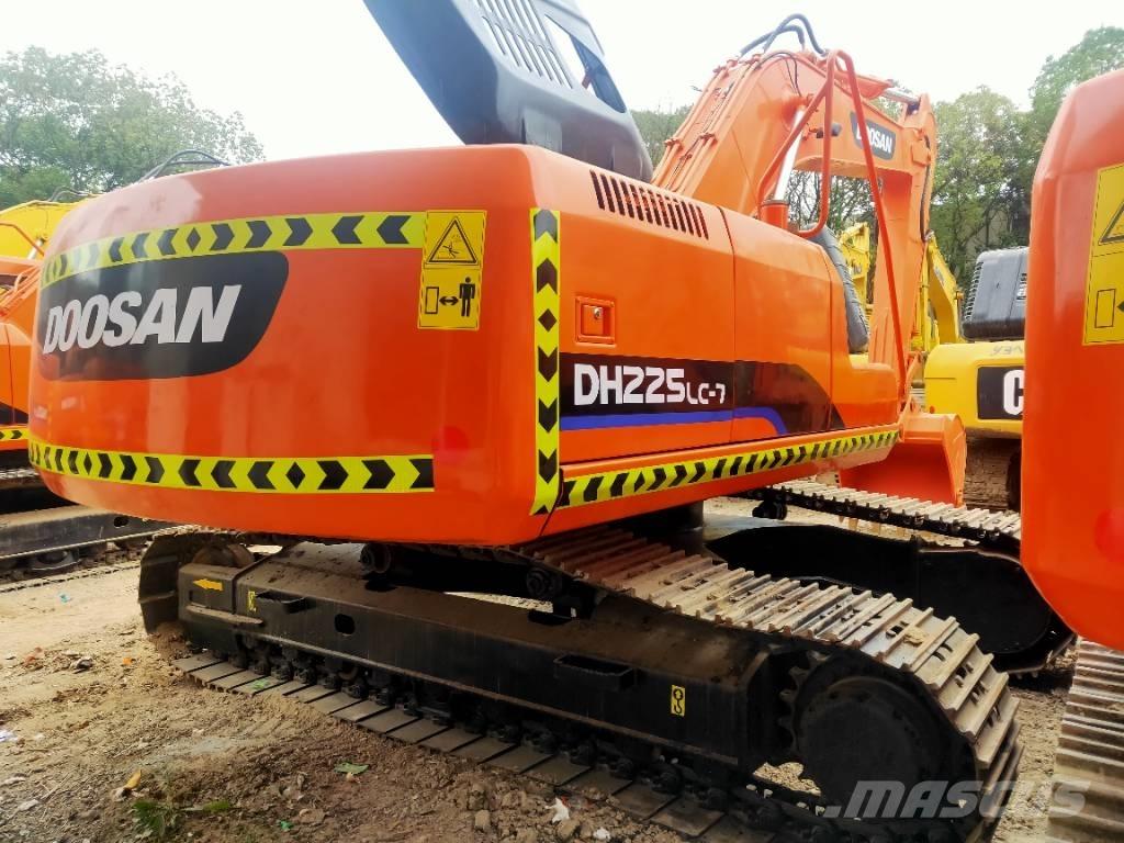 Doosan DH225LC-7 Roomikekskavaatorid